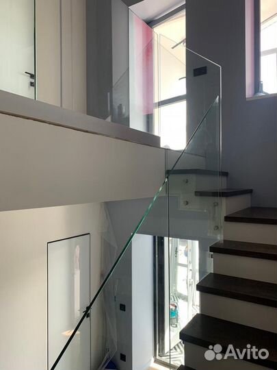 Ограждение из стекла для дачи