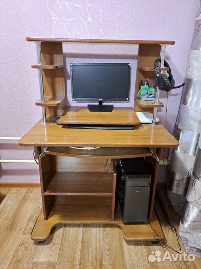 Компьютерный стол