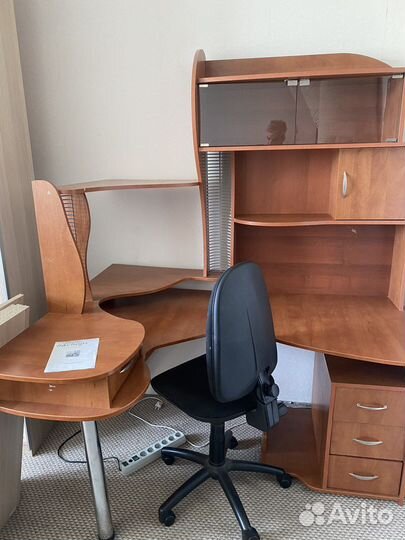 Компьютерный стол