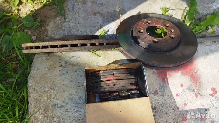 Тормозные диски на volkswagen polo комплект VW AG