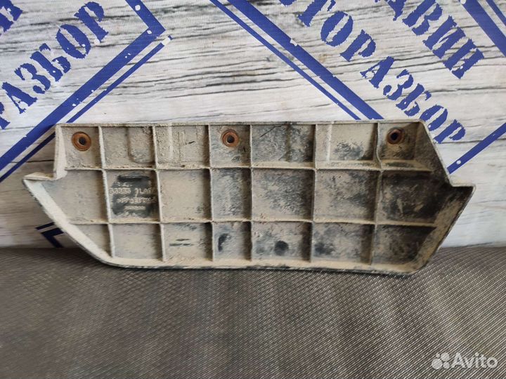 Брызговик передний левый Infiniti QX56 QX80