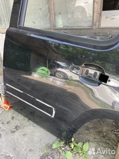 Задняя левая дверь chevrolet tahoe 900