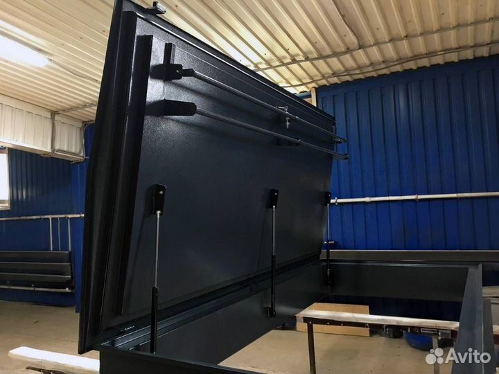 Металлический кровельный люк