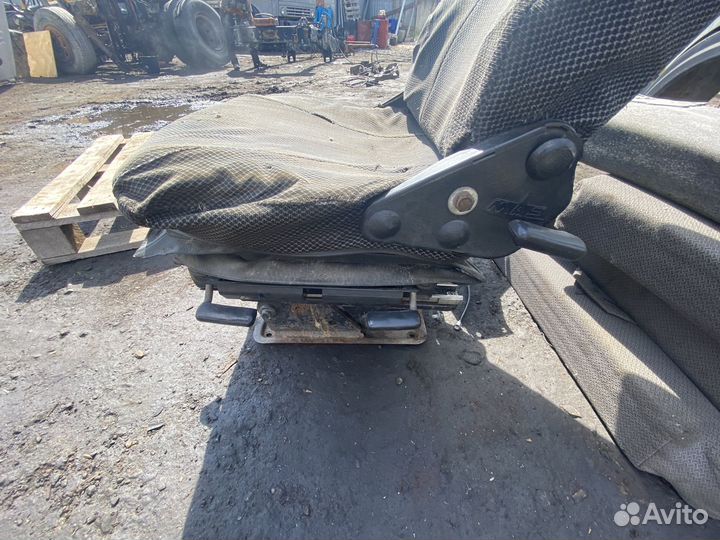 Сиденье маз водителя в сборе (под пневмопривод)
