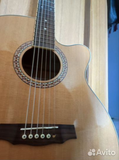 Акустическая гитара