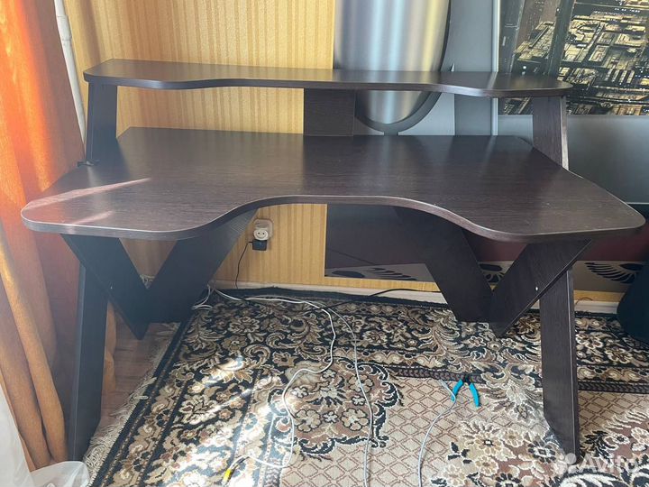 Компьютерный двухуровневый стол