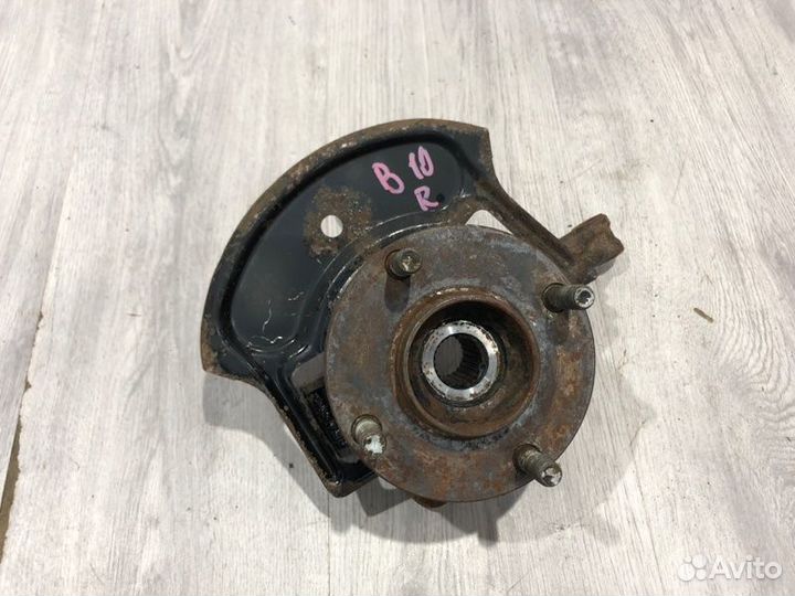 Кулак поворотный передний правый Nissan Almera