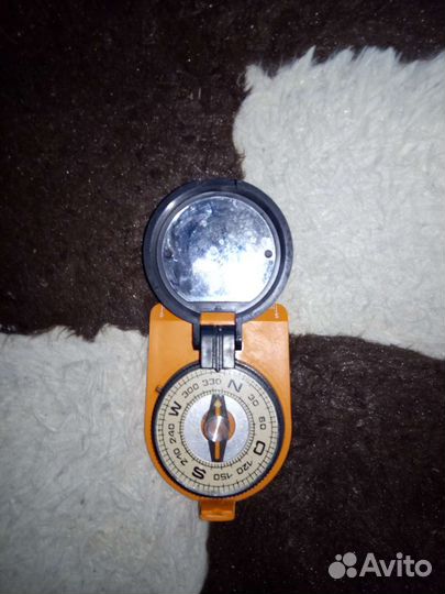 Ножовка,компас, керосиновая лампа