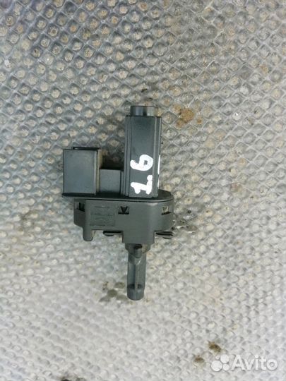 Датчик включения стоп сигнал Форд фокус2
