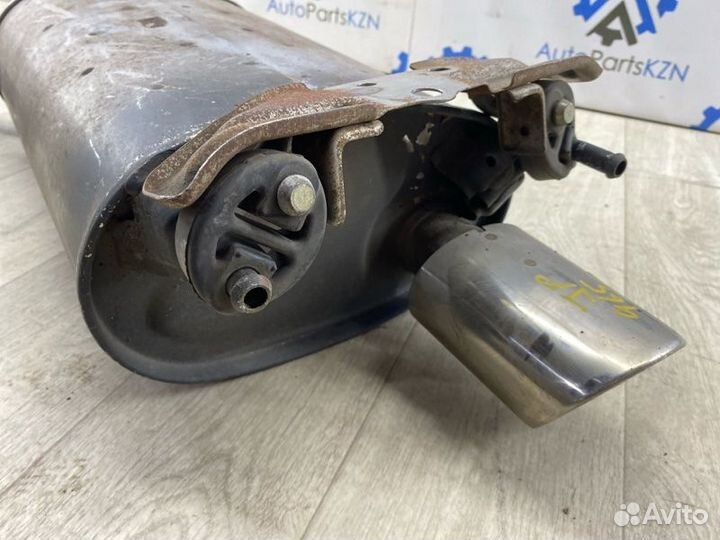 Глушитель задний правый Toyota Camry XV50