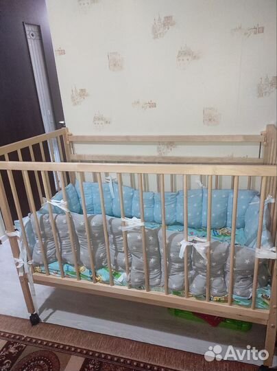 Детская кроватка