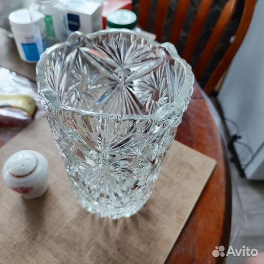 Хрустальная ваза