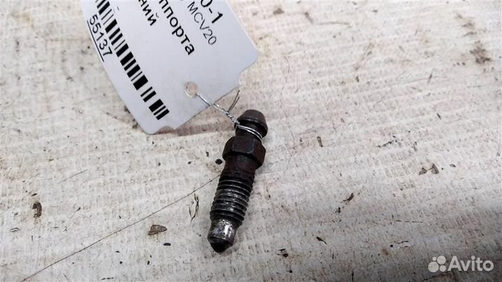 Штуцер суппорта заднего Toyota Camry MCV20