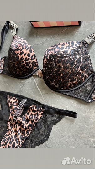 Комплект нижнего белья Victorias Secret