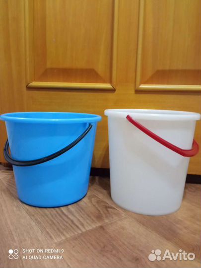 Ведро пластиковое, банки стеклянные