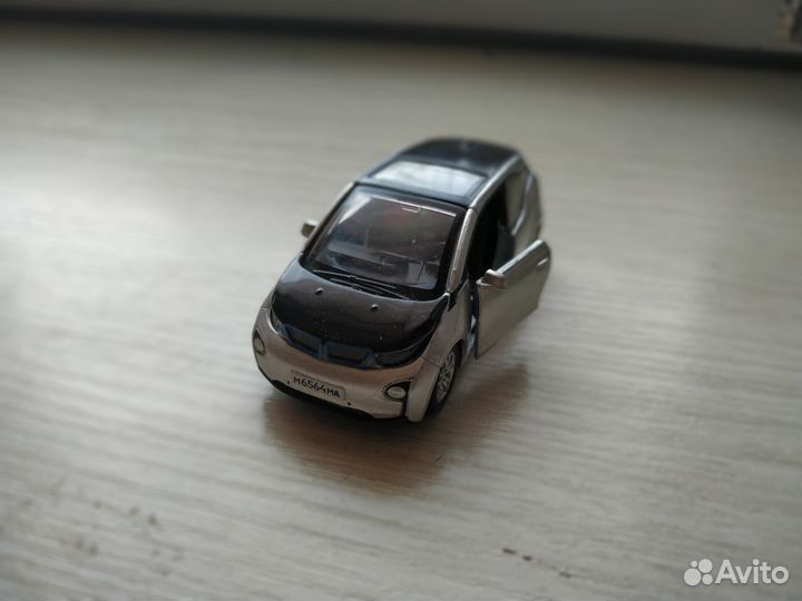 Модель автомобиля 1:60