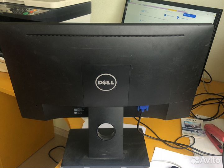 Монитор dell 22