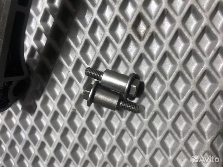 Направляющая цепи Mitsubishi Lancer 4A92