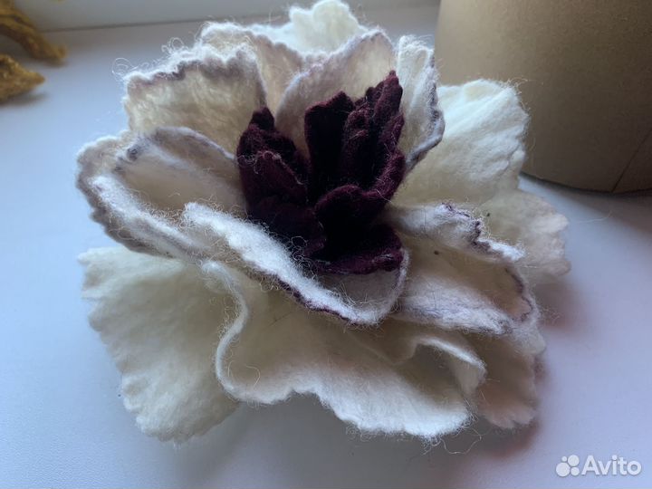 Брошь ручной работы