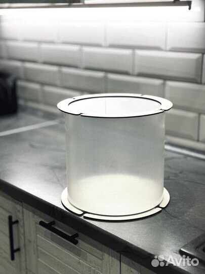 Коробки для тортов тубус