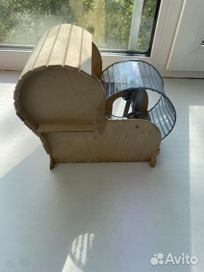 Колесо с домиком для хомяка