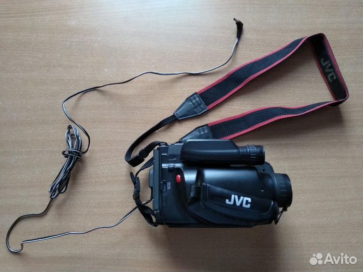 Видеокамера JVC GR-AX43