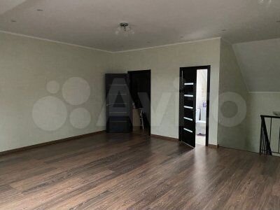 Дом 220 м² на участке 4,5 сот.