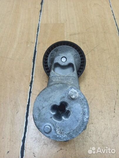 Натяжной ролик приводного ремня Opel Meriva A