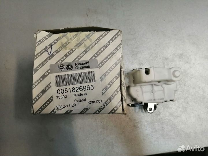 51826965 Замок передней правой двери Fiat Albea