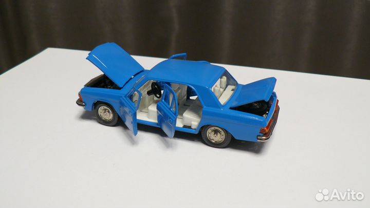 Газ 3102 Волга модель 1/43 СССР