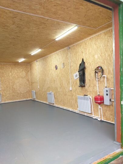 Гараж, > 30 м²