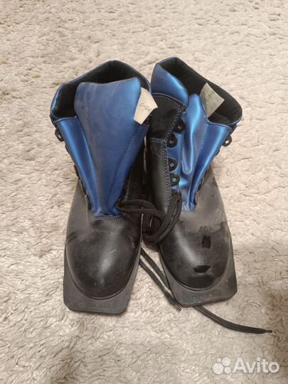 Лыжные ботинки