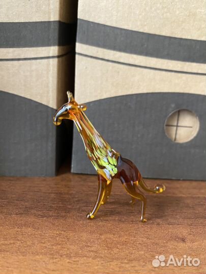 Жираф статуэтка