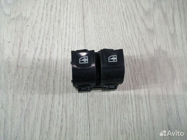 Блок кнопок стеклоподъемников Renault sandero step