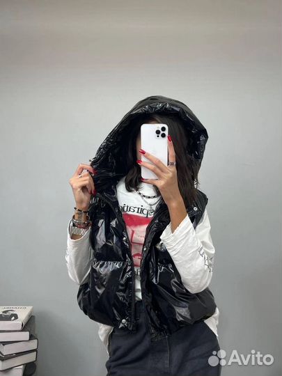 Жилетка глянцевая женская