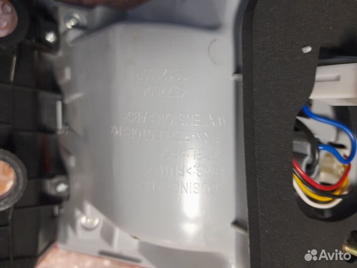 Фонарь задний правый на крыле Brillianc V5 4577004