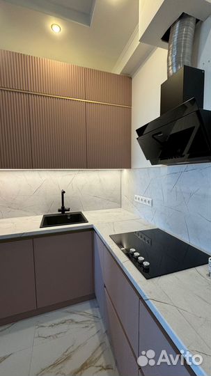 Кухня с витриной под заказ