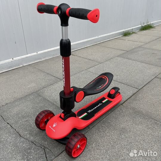 Трехколесный беговел-самокат Maserati с сиденьем