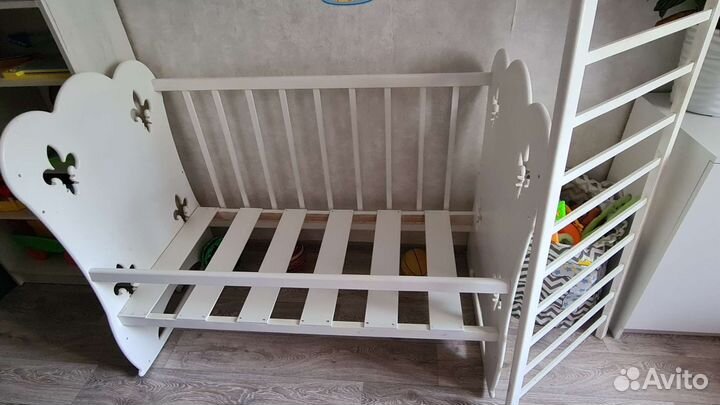 Детская кроватка-качалка