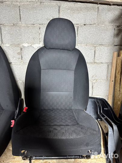 Сиденья priora 2