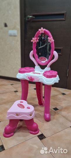Столик красоты детский