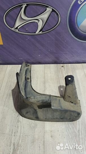 Брызговик передний Hyundai IX35 Лев