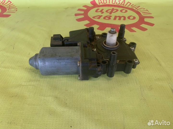 Мотор стеклоподъемника передний левый Audi A4