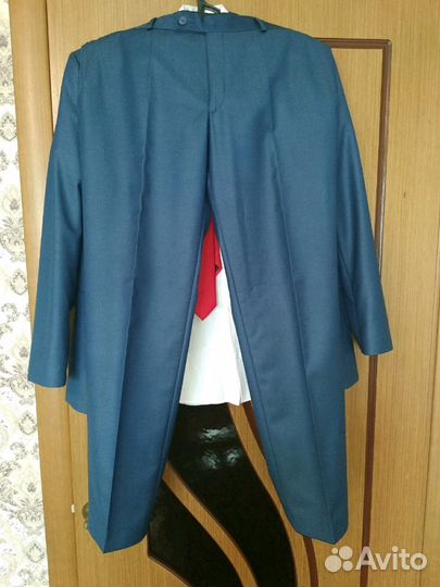 Продам костюм