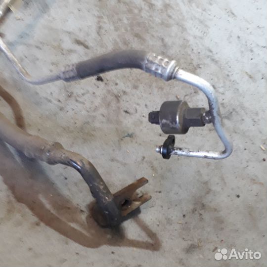 Трубки кондиционера в салон Пежо 206