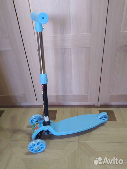 Самокат детский трехколесный
