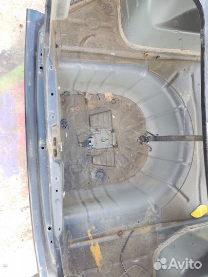 Панель задняя Chrysler Sebring/dodge stratus 2001