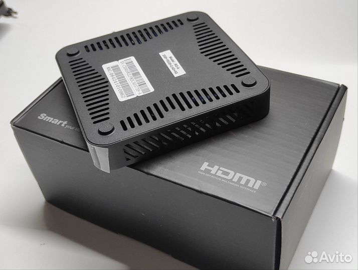 Андроид тв приставка Таникс W2 (новый дизайн)