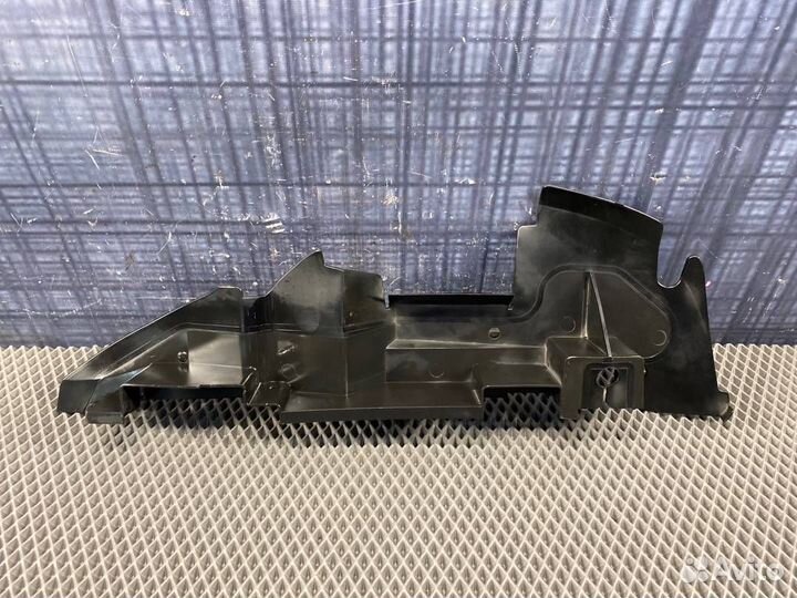 Воздуховод радиатора левый Audi Allroad C5 BES