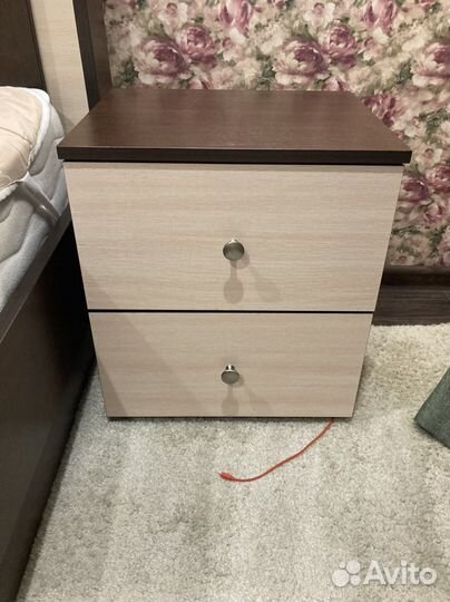 Тумба прикроватная